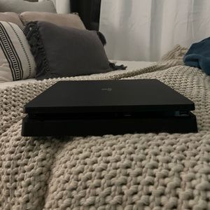 PS4 slim